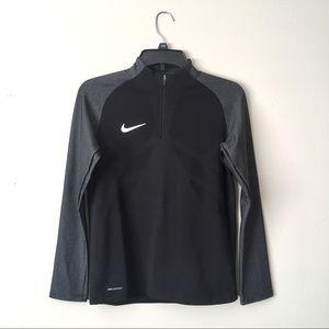 NIKE Boys Aeroswift Strike Drill Top, Size Large